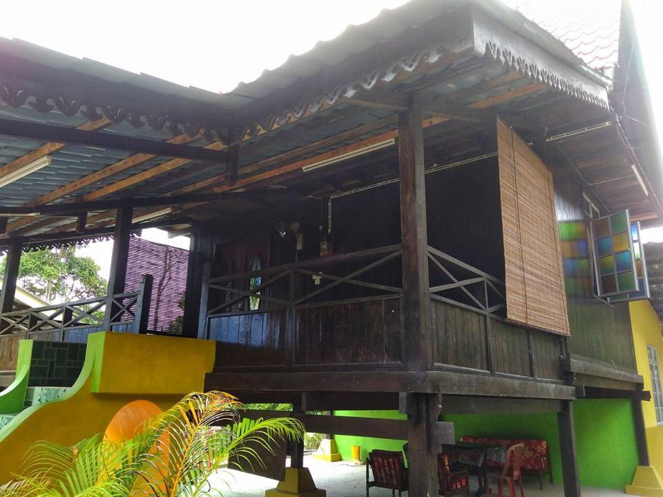 Homestay Warisan Bonda Masjid Tanah/Melaka エクステリア 写真