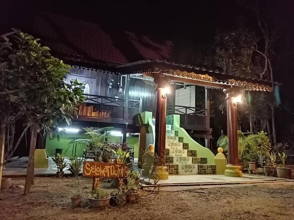 Homestay Warisan Bonda Masjid Tanah/Melaka エクステリア 写真