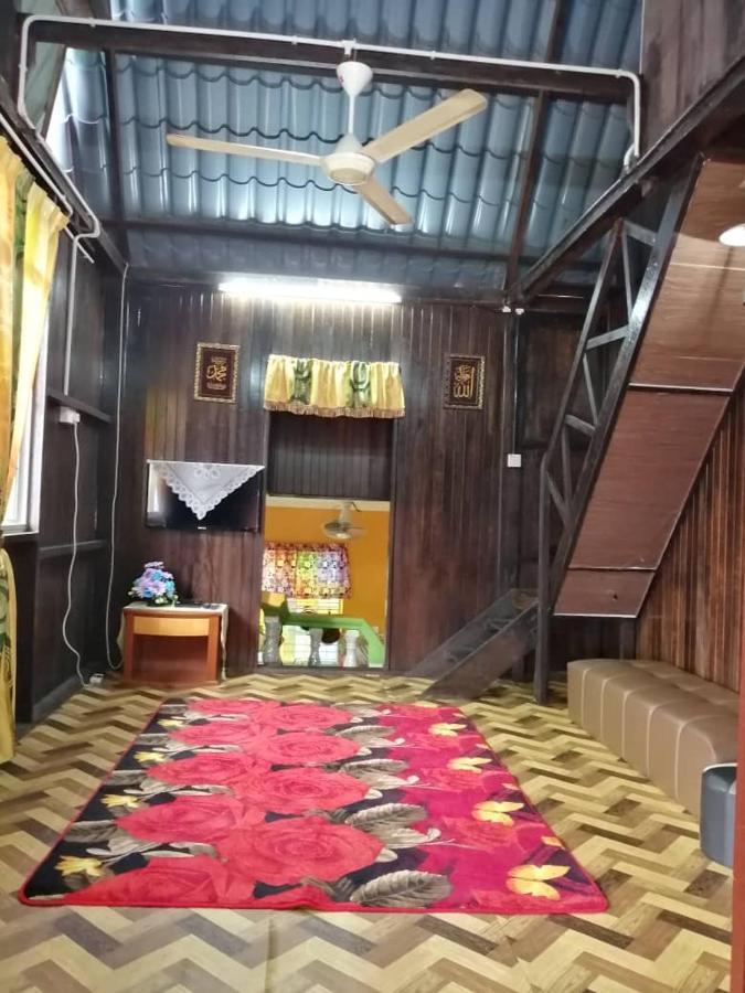 Homestay Warisan Bonda Masjid Tanah/Melaka エクステリア 写真